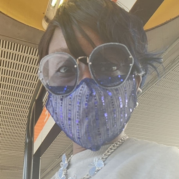 Meet your Posher, Laurie - Picture 2 of 2